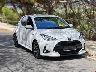 2020/'21 | TOYOTA YARIS | AUTOMATIC | 15 PETROL/ HYBRID | LOW KM | LIKE NEW